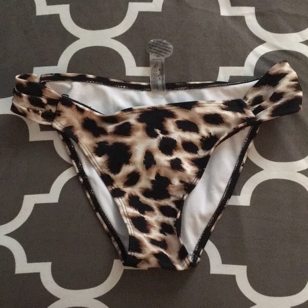 Leopard Rhinestone Bikini Size Medium - Picture 5 of 8
